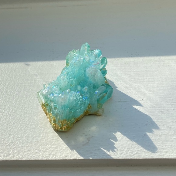 House decoration ~ Frozen light blue crystal cluster with gold flakes 💙🤍 - Picture 7 of 15